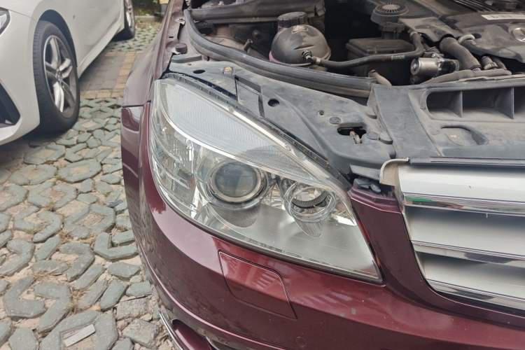 Used Mercedes-Benz C-Class 2010 C 200 CGI Fashion Model Right Front Headlight