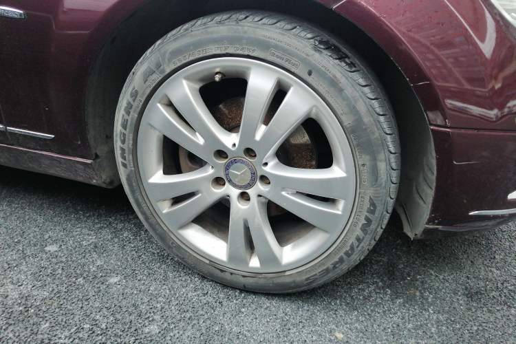 Used Mercedes-Benz C-Class 2010 C 200 CGI Fashion Model Right Front Wheel Hub