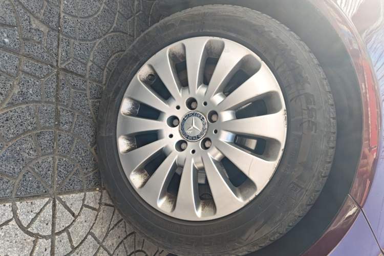 Used Mercedes-Benz C-Class 2010 C 200 CGI Elegance Model Right Front Wheel Hub