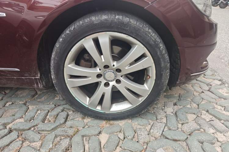 Used Mercedes-Benz C-Class 2010 C 200 CGI Fashion Model Right Front Wheel Hub