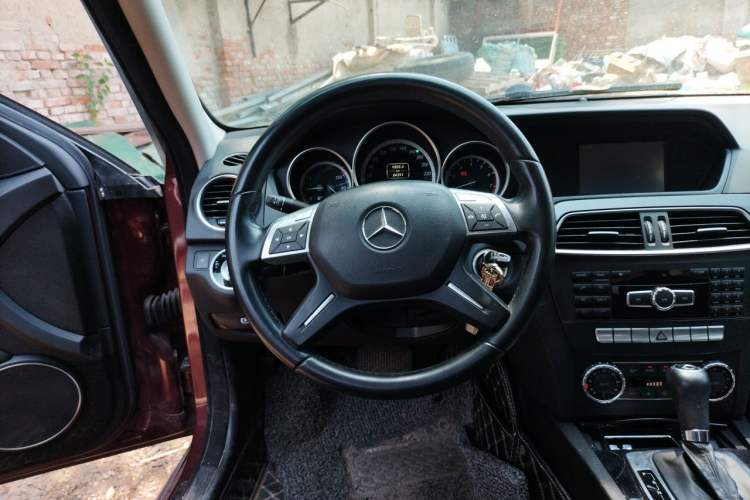 Used Mercedes-Benz C-Class 2010 C 180K Classic model Steering Wheel