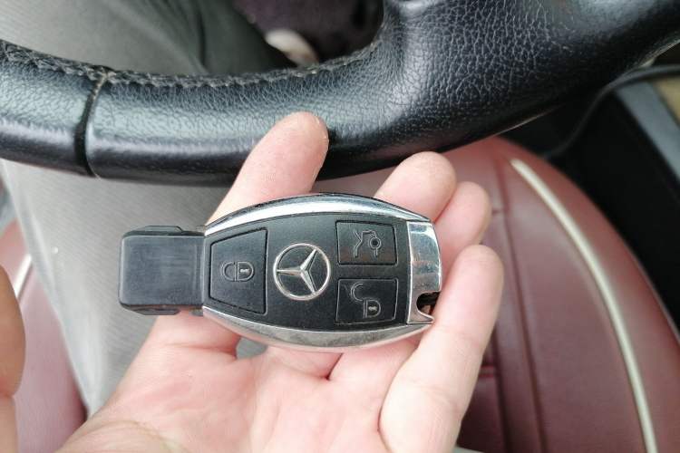Used Mercedes-Benz C-Class 2010 C 200 CGI Fashion Model Vehicle Key