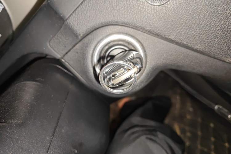 Used Mercedes-Benz C-Class 2010 C 200K Fashion Model Vehicle Key