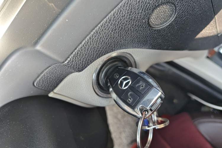 Used Mercedes-Benz C-Class 2010 C 200 CGI Elegance Model Vehicle Key