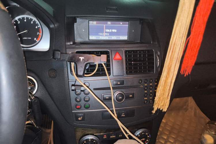 Used Mercedes-Benz C-Class 2010 C 200 CGI Fashion Model Audio And AC Panel