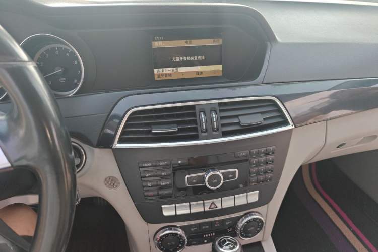 Used Mercedes-Benz C-Class 2010 C 180K Classic model Audio And AC Panel