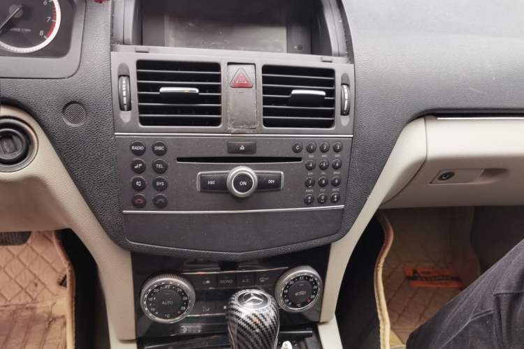 Used Mercedes-Benz C-Class 2010 C 180K Classic model Audio And AC Panel