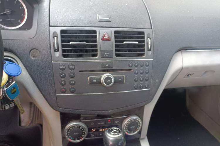 Used Mercedes-Benz C-Class 2010 C 180K Classic model Audio And AC Panel