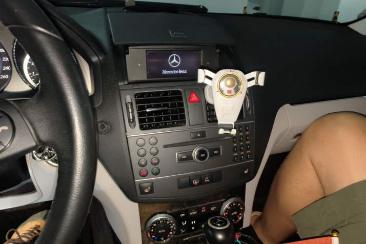 Used Mercedes-Benz C-Class 2010 C 200 CGI Fashion Model Audio And AC Panel