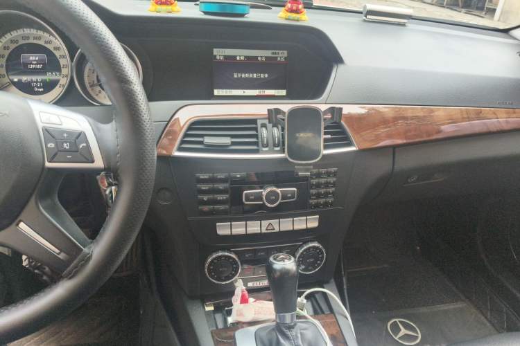 Used Mercedes-Benz C-Class 2010 C 260 CGI Fashion Model Audio And AC Panel