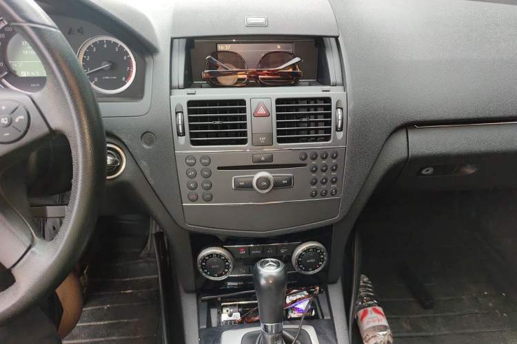 Used Mercedes-Benz C-Class 2010 C 180K Classic model Audio And AC Panel