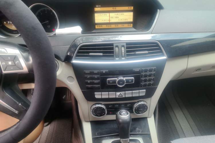 Used Mercedes-Benz C-Class 2010 C 180K Classic model Audio And AC Panel