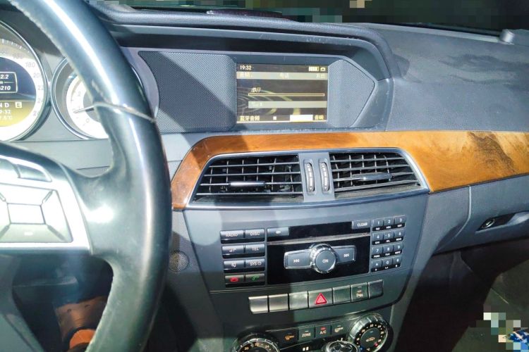 Used Mercedes-Benz C-Class 2010 C 200 CGI Elegance Model Audio And AC Panel