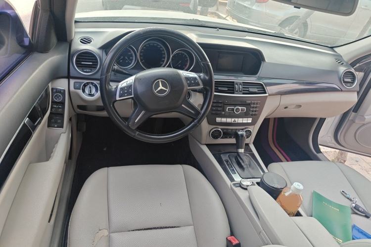 Used Mercedes-Benz C-Class 2010 C 180K Classic model Center Console