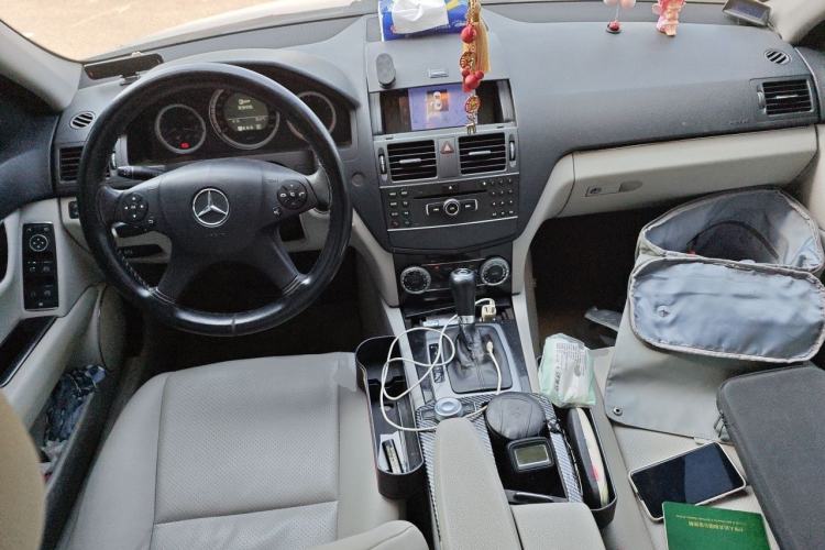 Used Mercedes-Benz C-Class 2010 C 180K Classic model Center Console