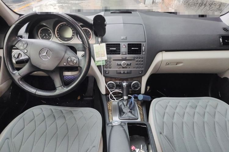 Used Mercedes-Benz C-Class 2010 C 260 CGI Sport Edition Center Console