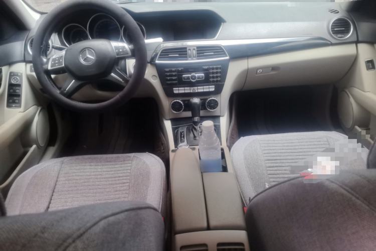 Used Mercedes-Benz C-Class 2010 C 180K Classic model Center Console