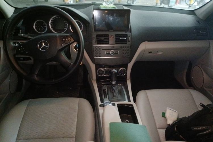 Used Mercedes-Benz C-Class 2010 C 180K Classic model Center Console