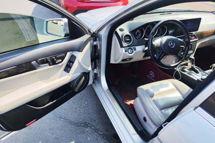 Used Mercedes-Benz C-Class 2010 C 200 CGI Elegance Model Driver Seat