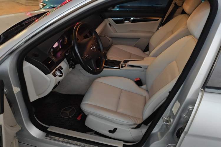 Used Mercedes-Benz C-Class 2010 C 180K Classic model Driver Seat