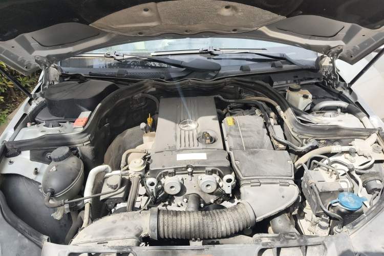 Used Mercedes-Benz C-Class 2010 C 180K Classic model Engine Bay