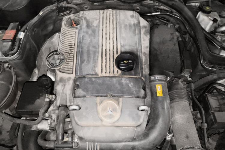 Used Mercedes-Benz C-Class 2010 C 200 CGI Fashion Model Engine Bay