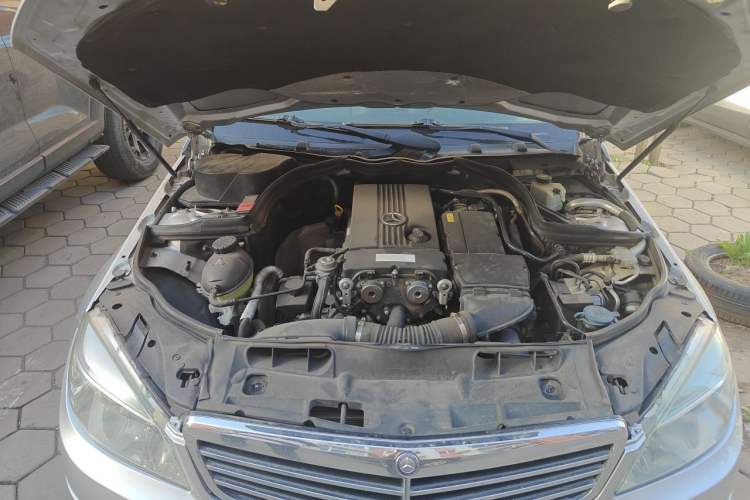 Used Mercedes-Benz C-Class 2010 C 180K Classic model Engine Bay