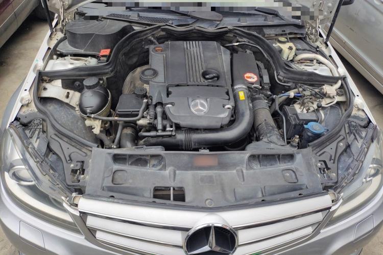 Used Mercedes-Benz C-Class 2010 C 200 CGI Fashion Model Engine Bay