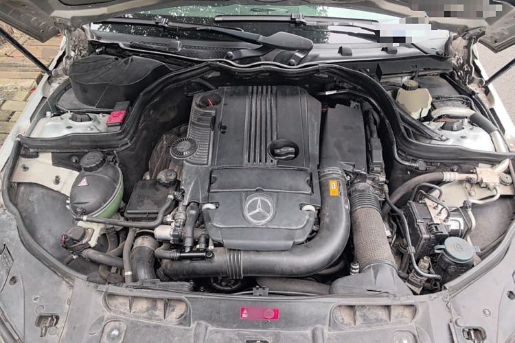 Used Mercedes-Benz C-Class 2010 C 200 CGI Estate Engine Bay