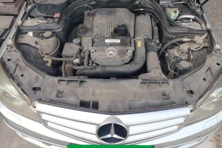 Used Mercedes-Benz C-Class 2010 C 200 CGI Fashion Model Engine Bay