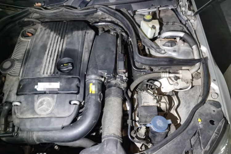 Used Mercedes-Benz C-Class 2010 C 200 CGI Fashion Model Engine Bay Left