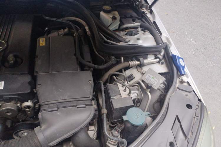 Used Mercedes-Benz C-Class 2010 C 200 CGI Elegance Model Engine Bay Left