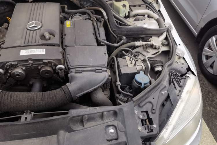 Used Mercedes-Benz C-Class 2010 C 180K Classic model Engine Bay Left