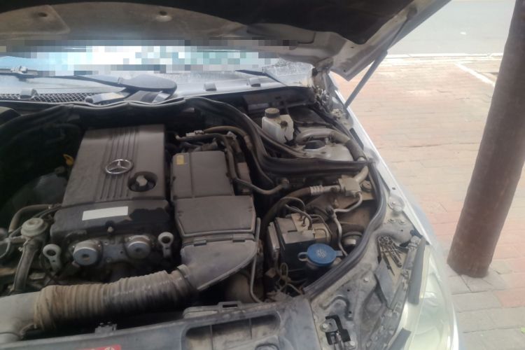 Used Mercedes-Benz C-Class 2010 C 180K Classic model Engine Bay Left