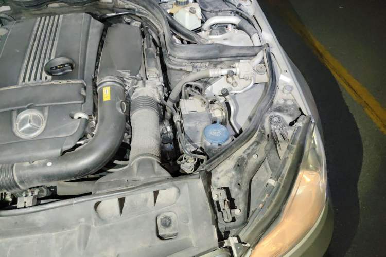 Used Mercedes-Benz C-Class 2010 C 200 CGI Elegance Model Engine Bay Left