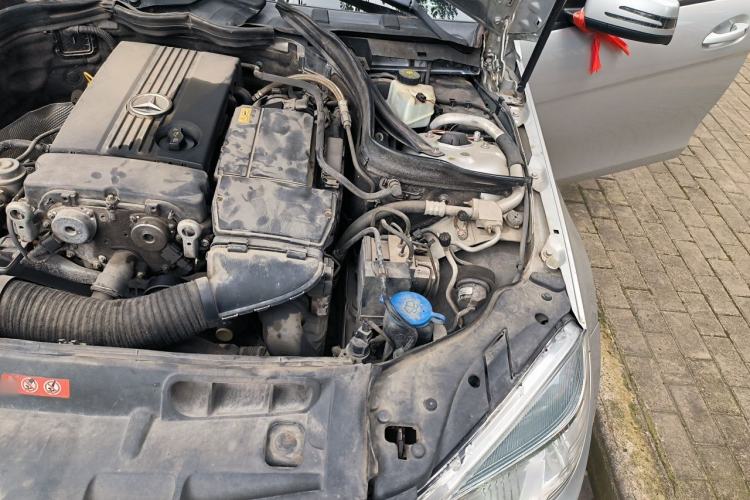 Used Mercedes-Benz C-Class 2010 C 180K Classic model Engine Bay Left