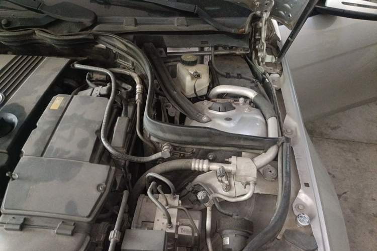 Used Mercedes-Benz C-Class 2010 C 180K Classic model Engine Bay Left