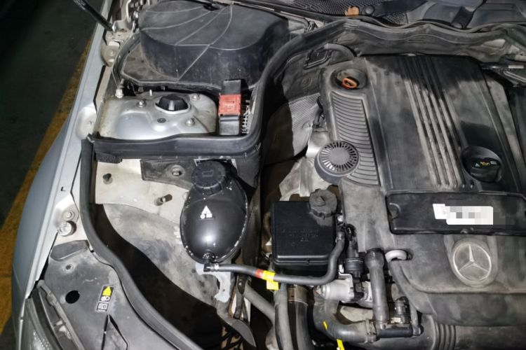 Used Mercedes-Benz C-Class 2010 C 200 CGI Fashion Model Engine Bay Right