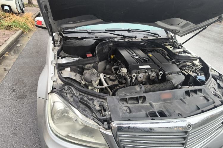 Used Mercedes-Benz C-Class 2010 C 180K Classic model Engine Bay Right