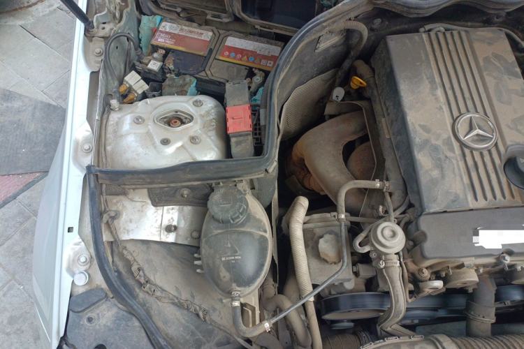 Used Mercedes-Benz C-Class 2010 C 180K Classic model Engine Bay Right