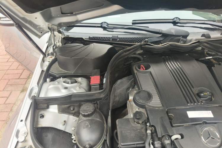 Used Mercedes-Benz C-Class 2010 C 260 CGI Fashion Model Engine Bay Right