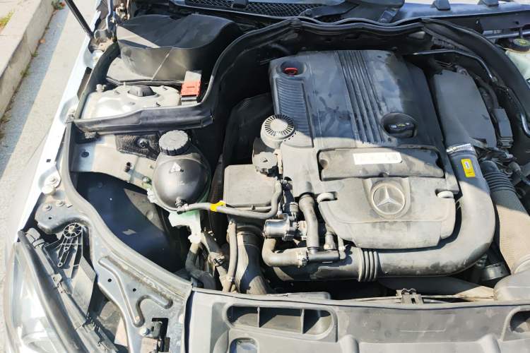 Used Mercedes-Benz C-Class 2010 C 200 CGI Elegance Model Engine Bay Right