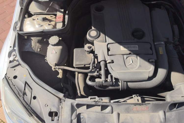 Used Mercedes-Benz C-Class 2010 C 200 CGI Fashion Model Engine Bay Right