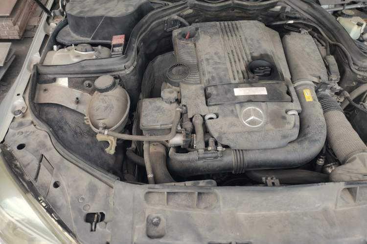 Used Mercedes-Benz C-Class 2010 C 200 CGI Fashion Model Engine Bay Right