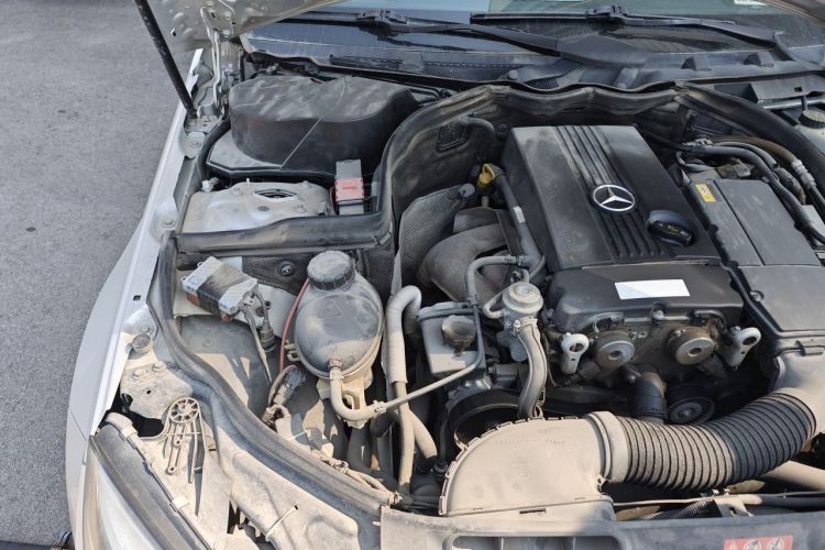 Used Mercedes-Benz C-Class 2010 C 180K Classic model Engine Bay Right
