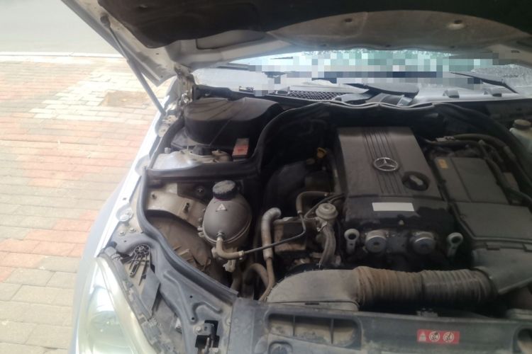 Used Mercedes-Benz C-Class 2010 C 180K Classic model Engine Bay Right