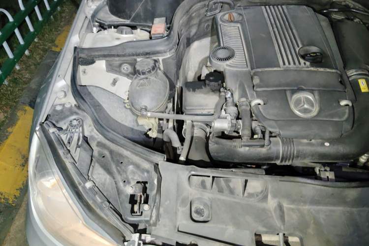 Used Mercedes-Benz C-Class 2010 C 200 CGI Elegance Model Engine Bay Right