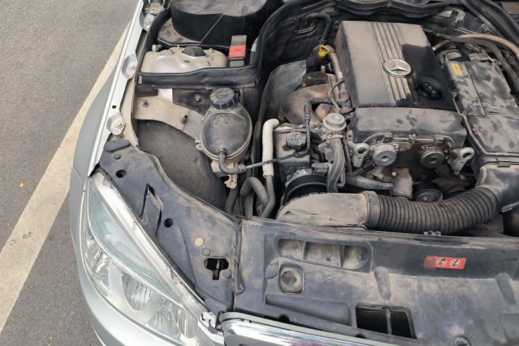 Used Mercedes-Benz C-Class 2010 C 180K Classic model Engine Bay Right