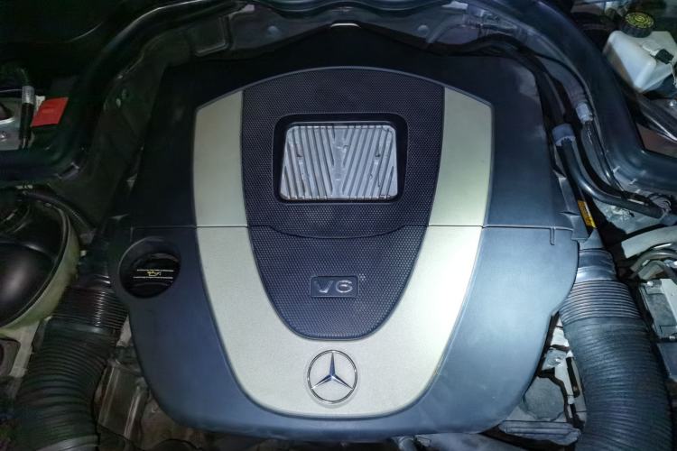 Used Mercedes-Benz C-Class 2010 C 300 Estate Engine Bay