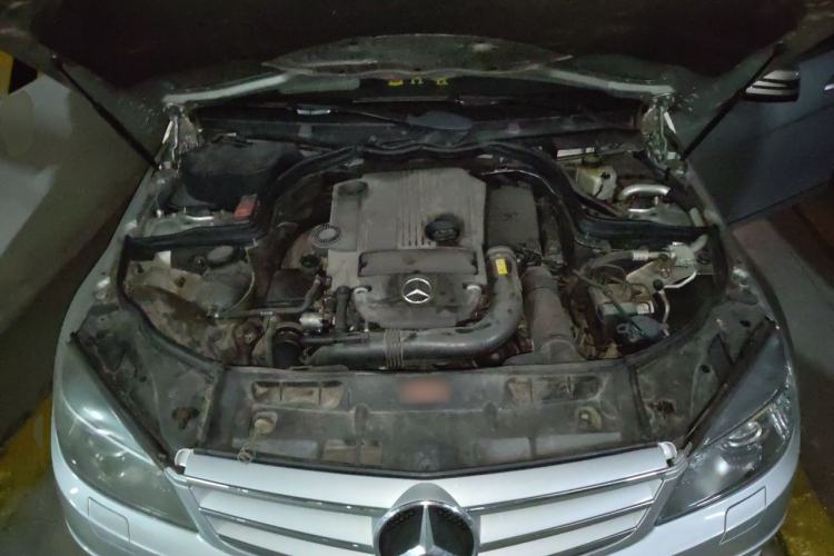 Used Mercedes-Benz C-Class 2010 C 200 CGI Fashion Model Engine Bay